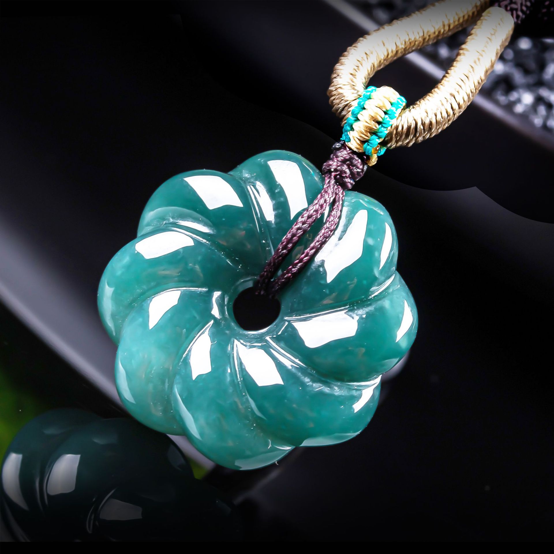 Accessories Woman - Natürlicher burmesischer Jadeit-Blumenanhänger Halskette Accessoires Edelstein-Talismane