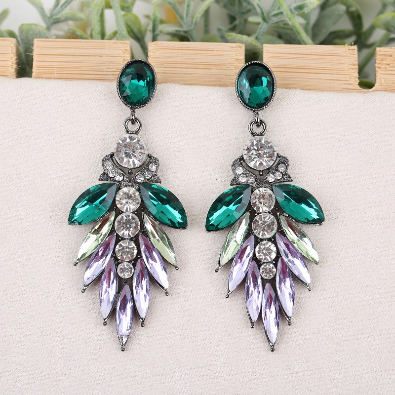 Women'S Accessories Manufacturers - Elegante, hochwertige Kristall-Ohrringe für Damen, passend