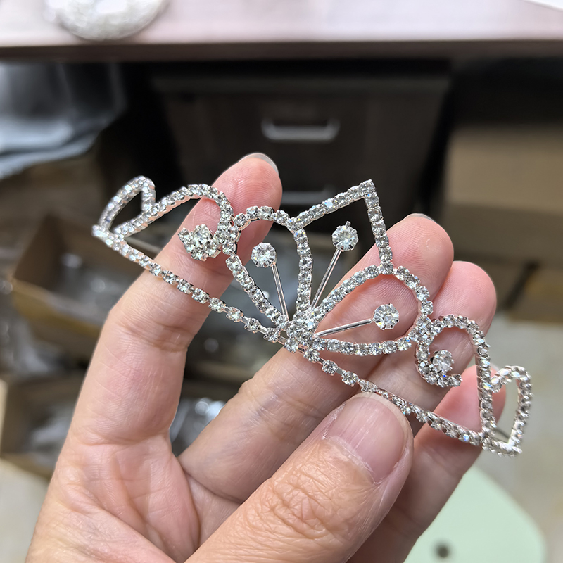 Silberfarbene Strass-Brautkron – Women'S Formal Accessories Bewertung und Preis