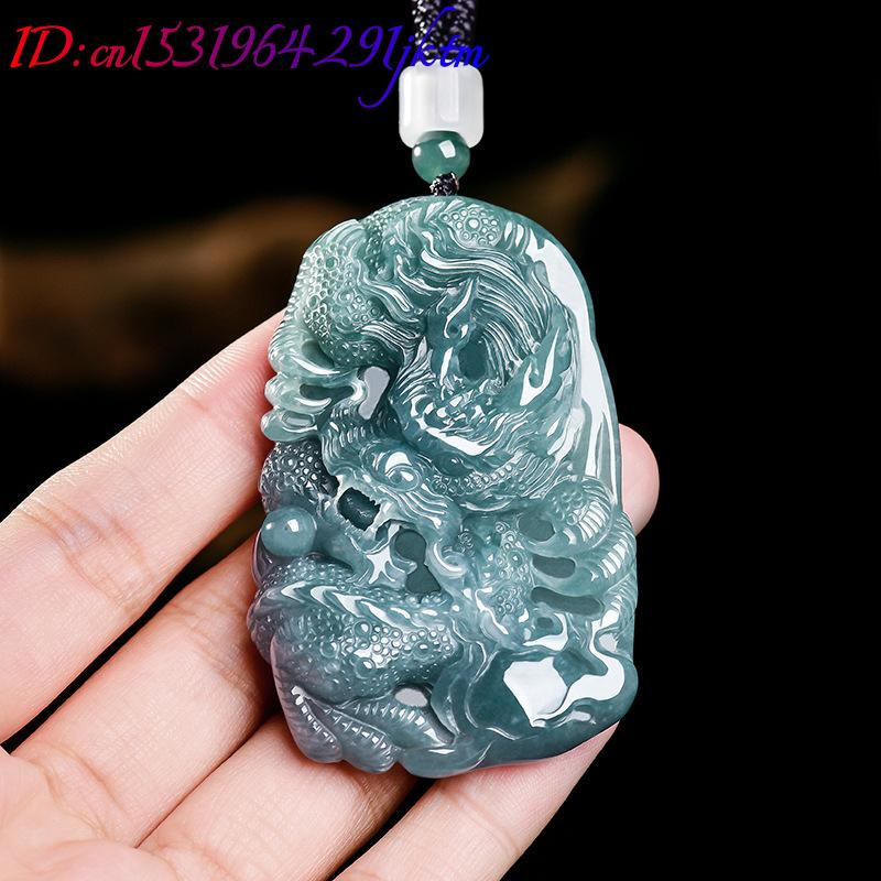 Natürliche burmesische Jadeit- – Accessories Woman Bewertung und Preis