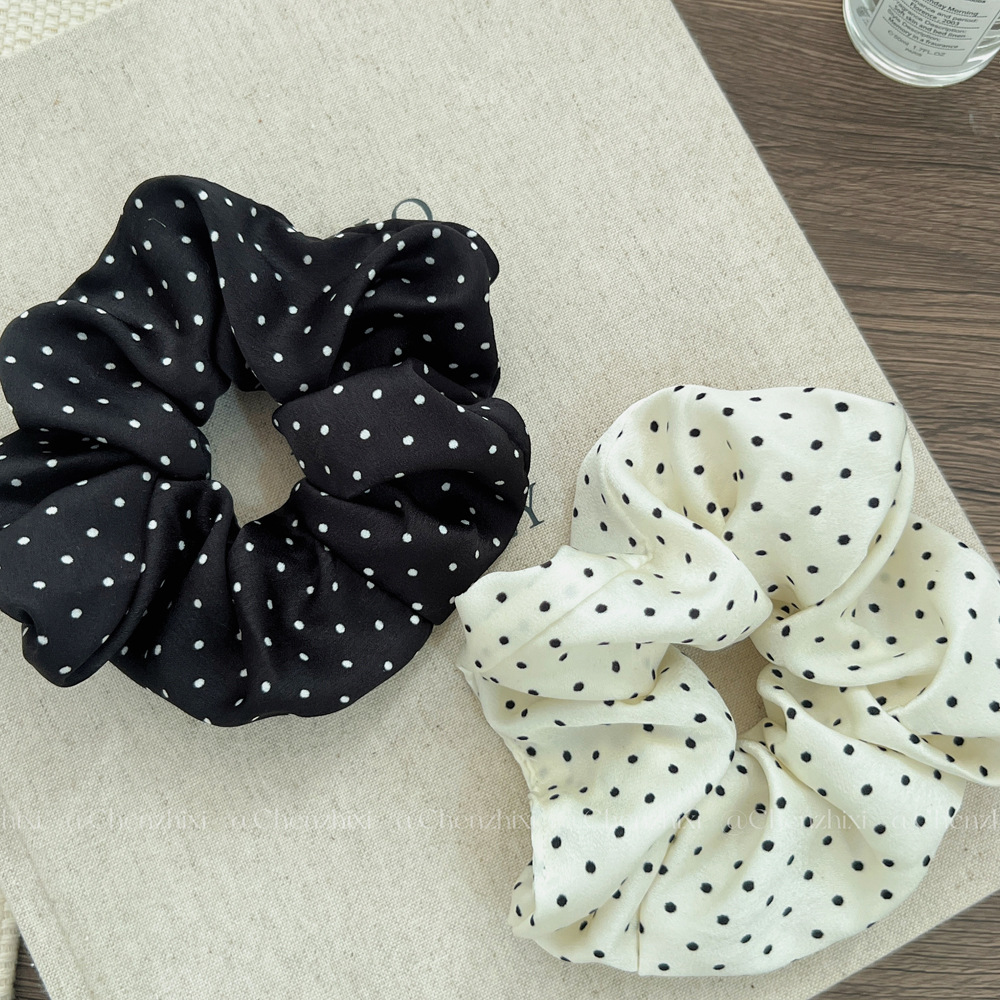 2er-Set Elegante Haargummis: M – Scrunchie Satin Set Bewertung und Preis
