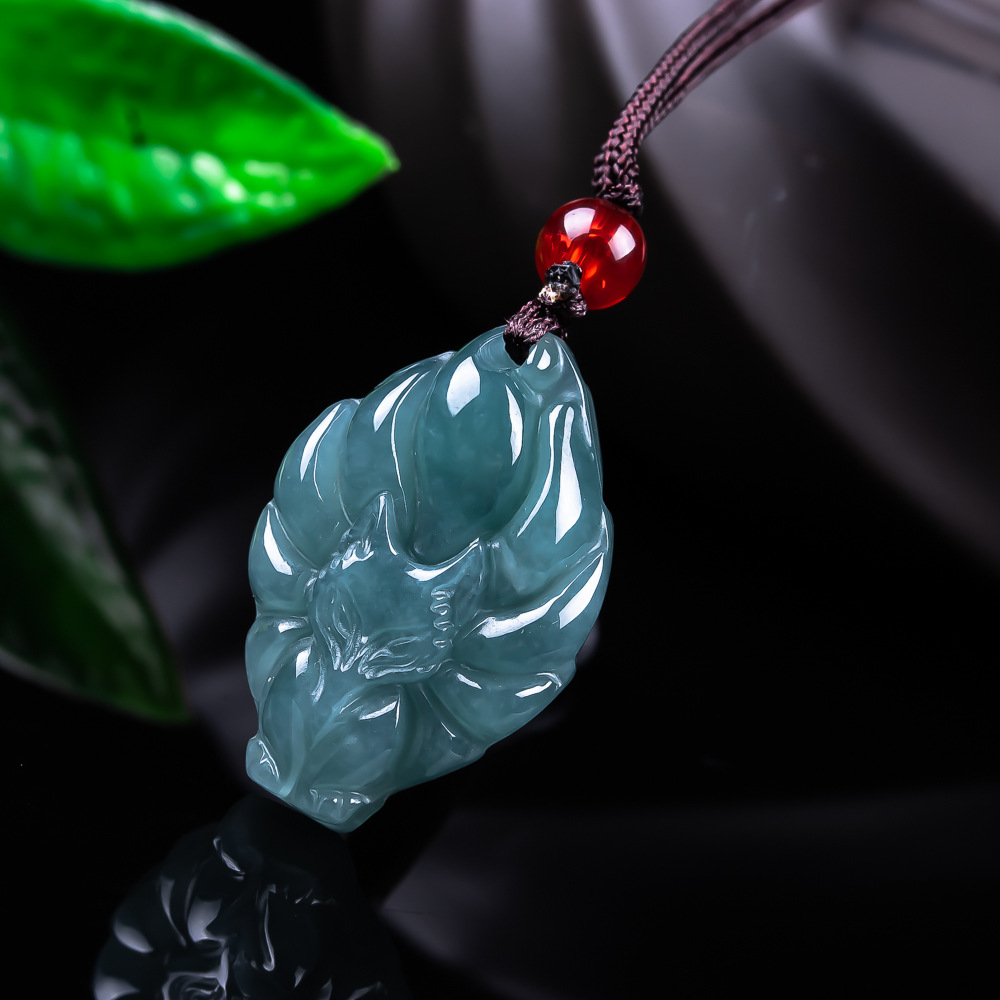 Natürliche burmesische Jadeit- – Accessories Woman Bewertung und Preis