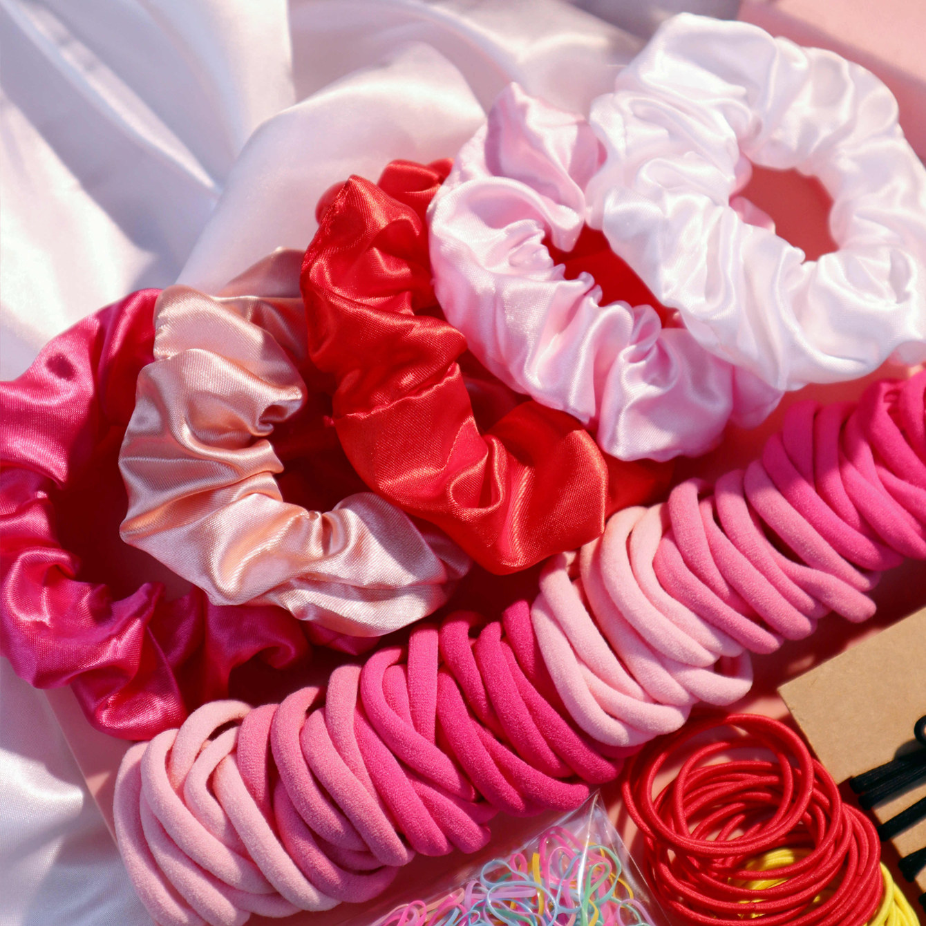1Set mehrfarbiger Haarschmuck  – Scrunchie Satin Set Bewertung und Preis